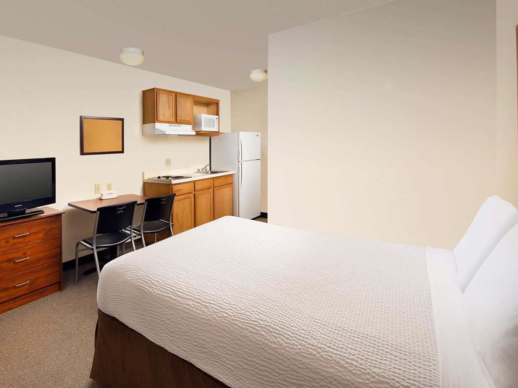 Woodspring Suites San Antonio North Live Oak I-35 Room photo