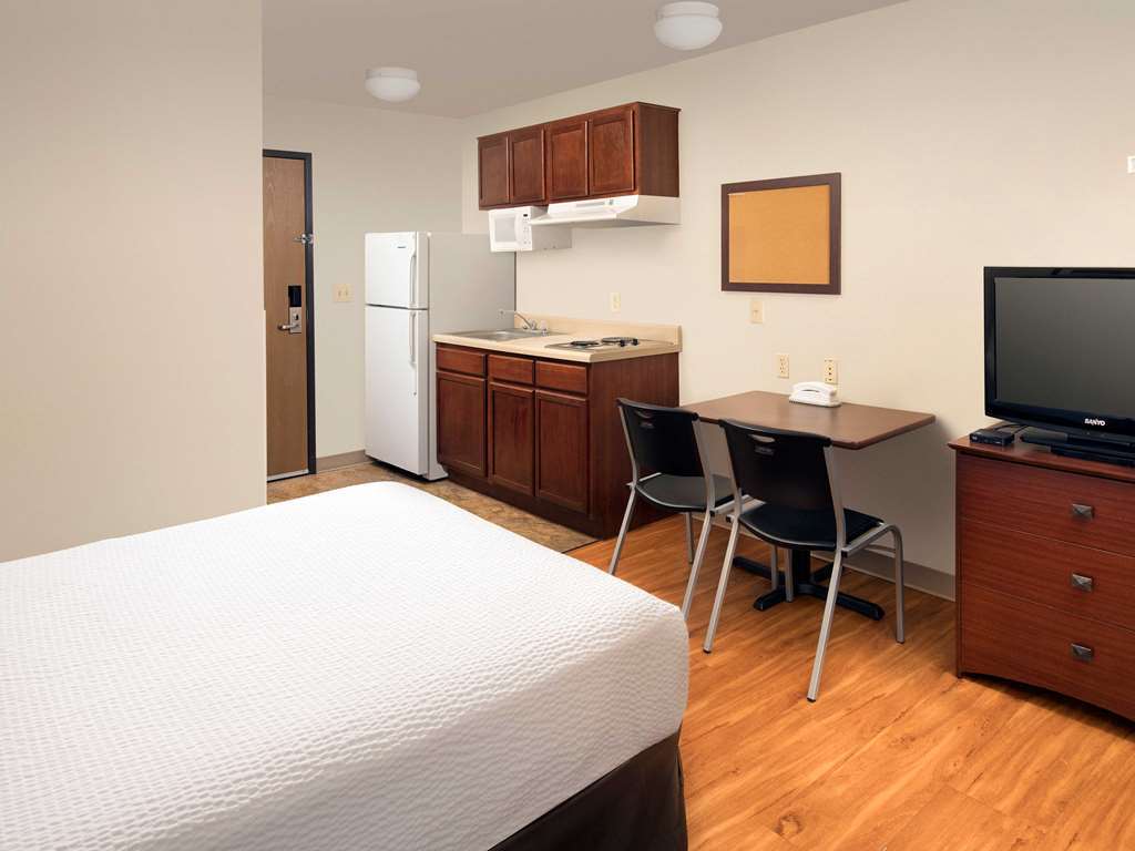 Woodspring Suites San Antonio North Live Oak I-35 Room photo