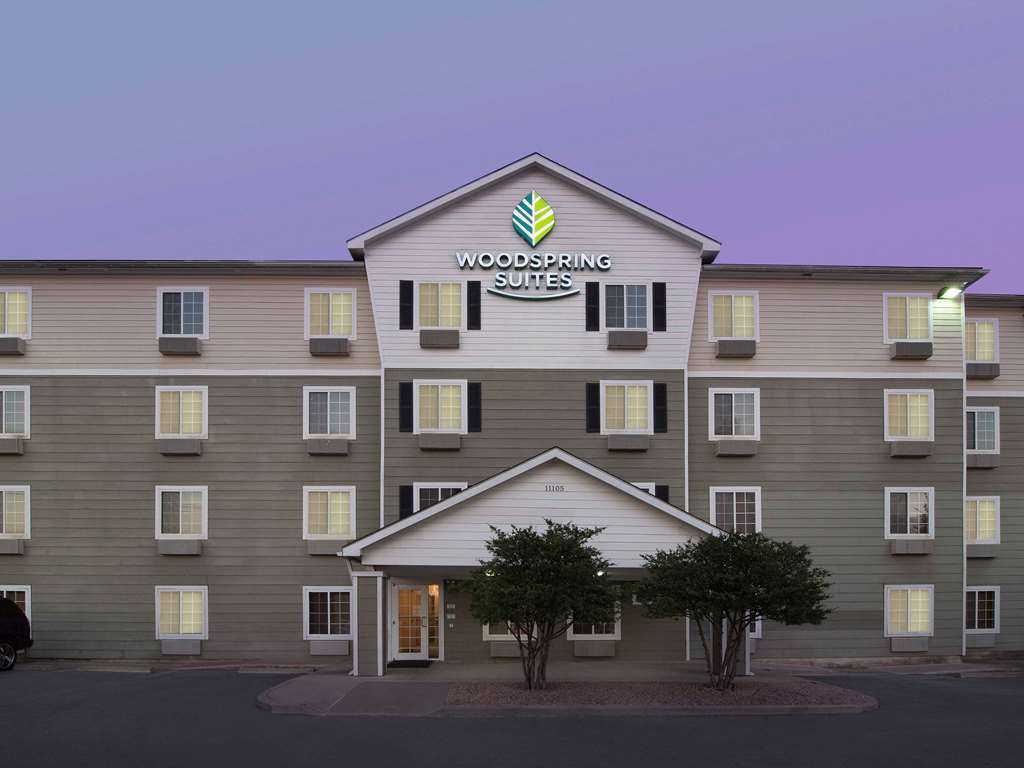 Woodspring Suites San Antonio North Live Oak I-35 Exterior photo